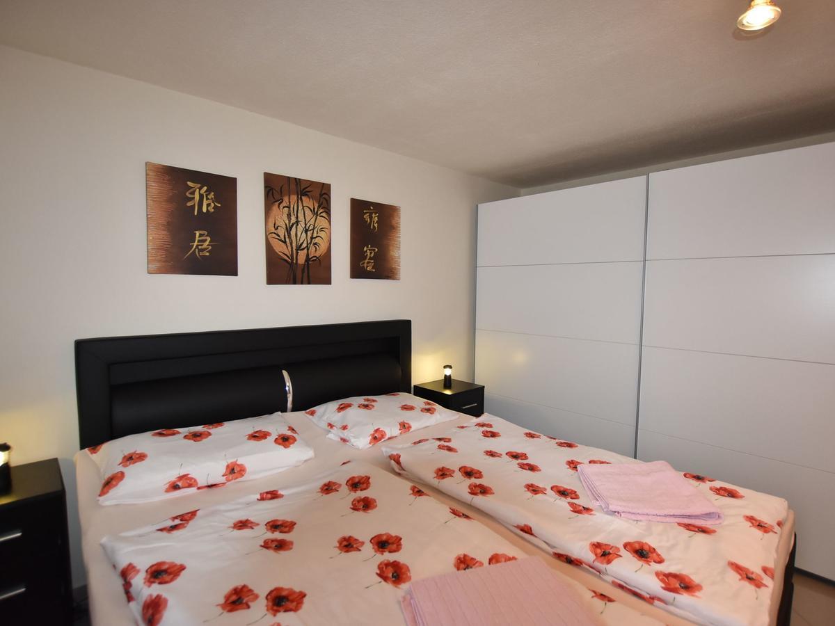 Modern Apartment In Kroepelin With Garden Екстер'єр фото